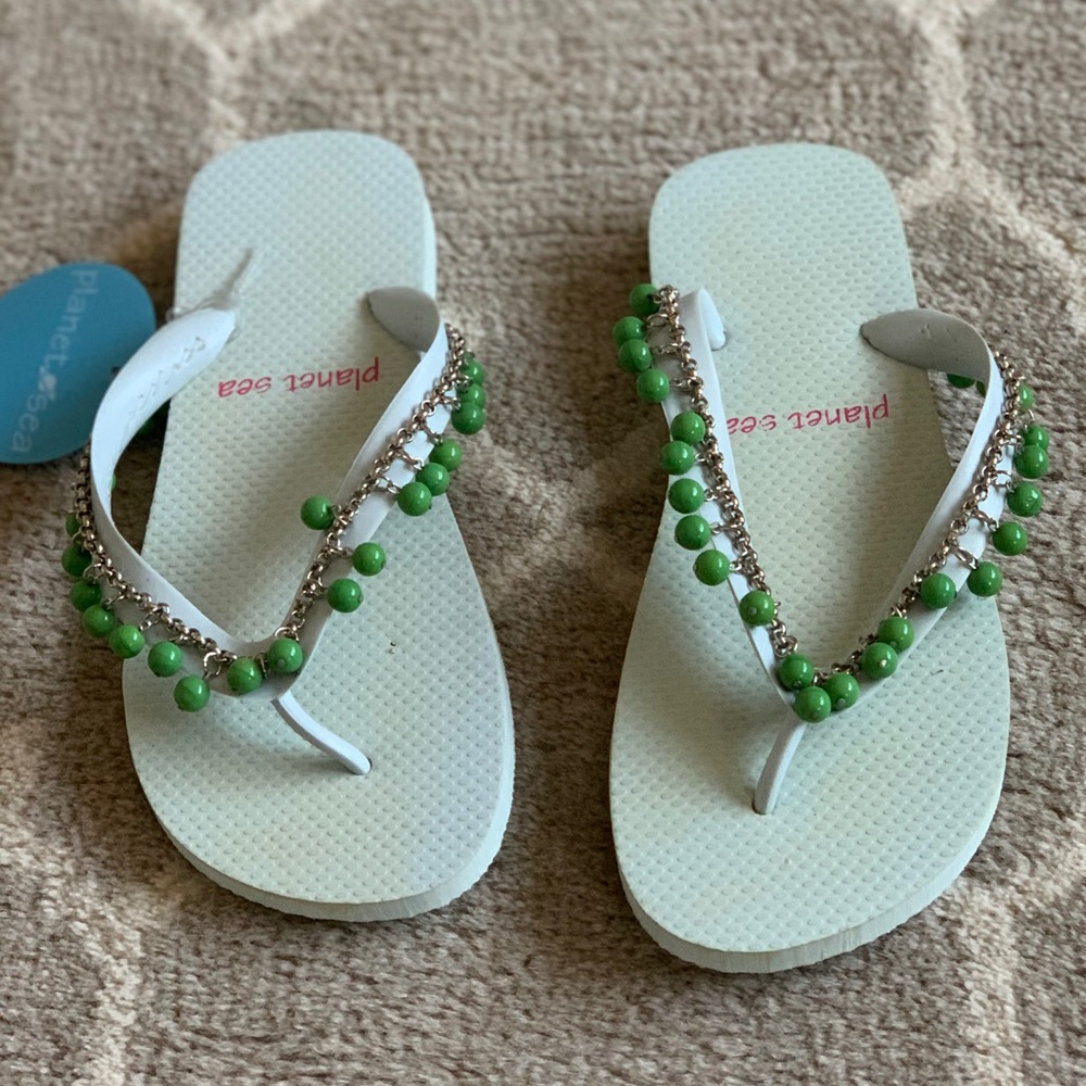 NWT Planet Sea flip flops
